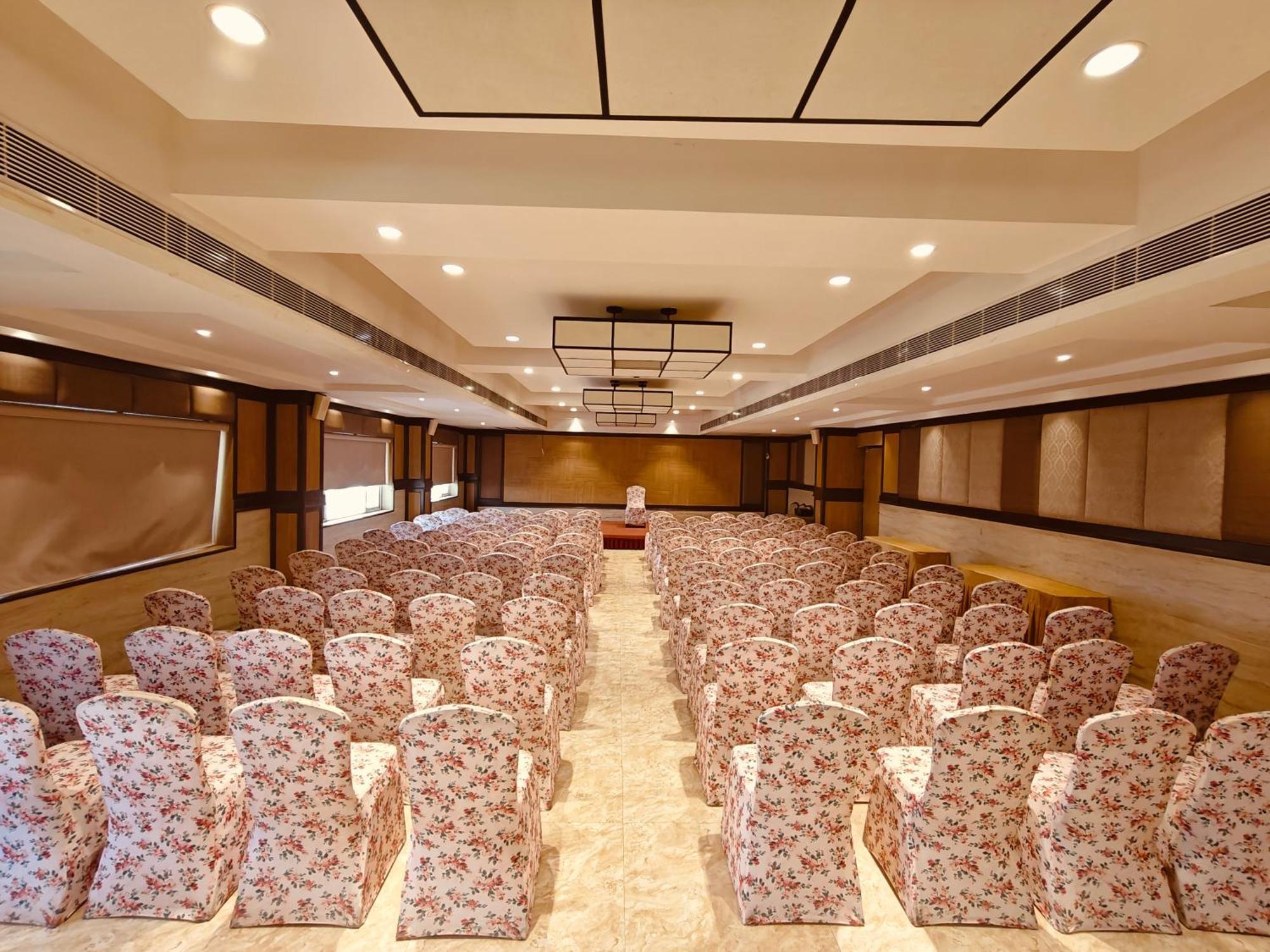 Mm Legacy - A Bergamont Hotel, Kanchipuram Exterior photo